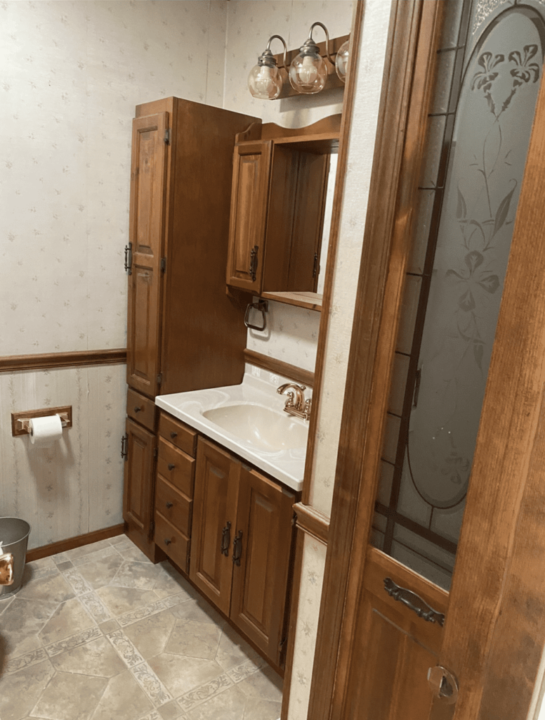 white marble bathroom