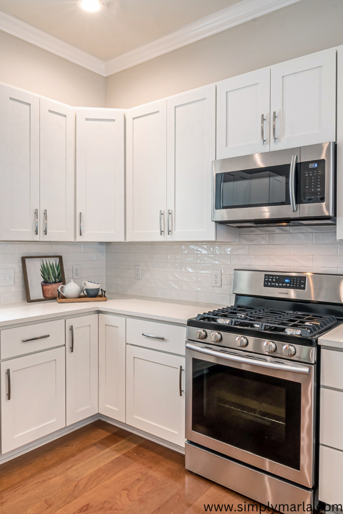 white kitchen cabinets