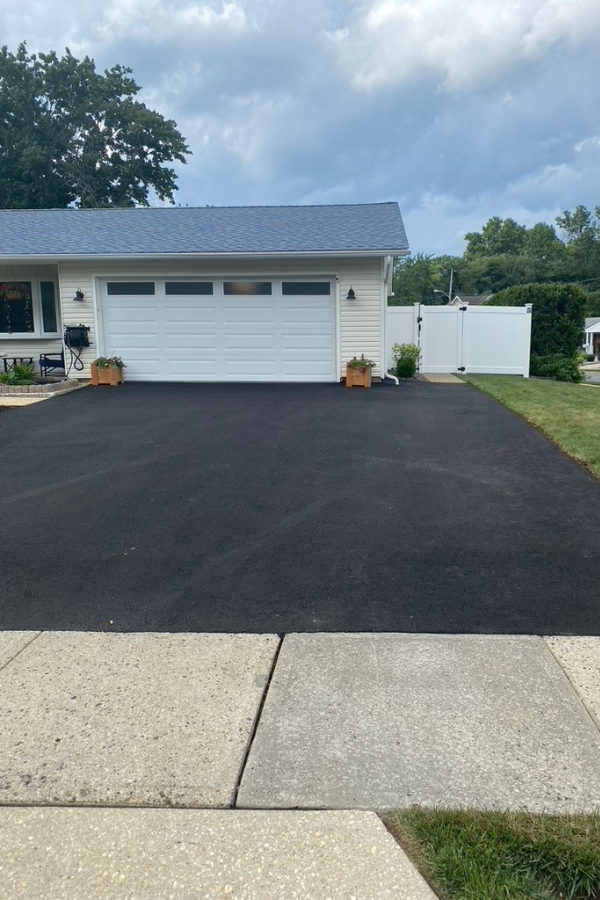 asphalt driveway ideas pictures