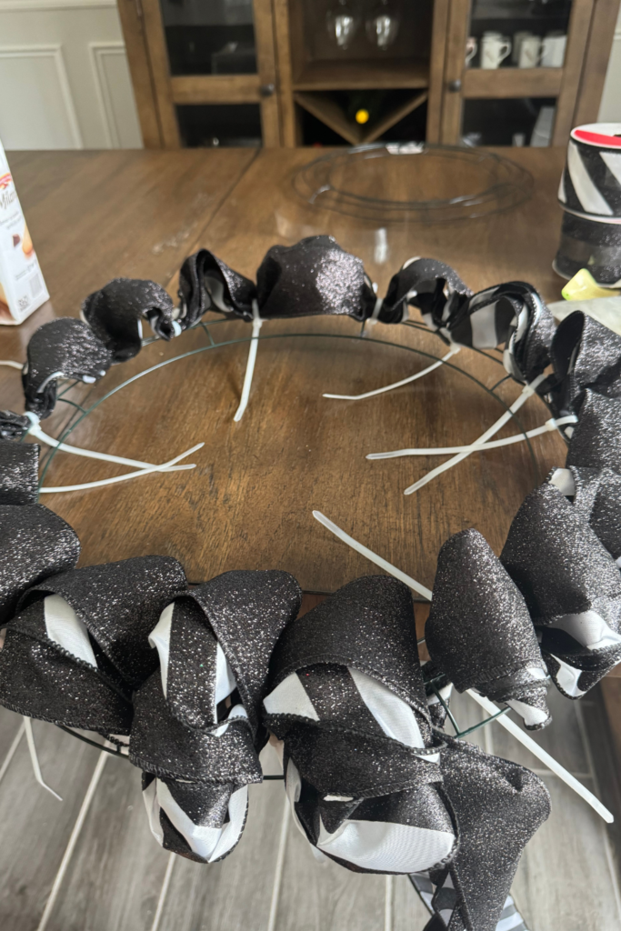 EASY DIY HALLOWEEN WREATH