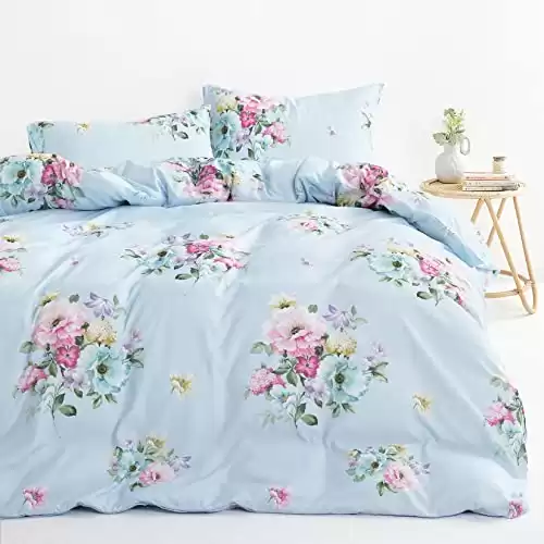 Wake In Cloud - Shabby Chic Comforter Set, Floral Farmhouse Cottagecore Vintage Colorful Pastel Spring Flowers, Soft Lightweight Bedding for Women Girls, 3 Pieces, Blue, Queen Size